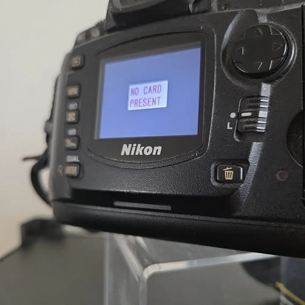 Nikon D70 6.1MP Digital DSLR Camera w/ Tamron 18-270mm F3.5-6.3 Di II B003 Lens